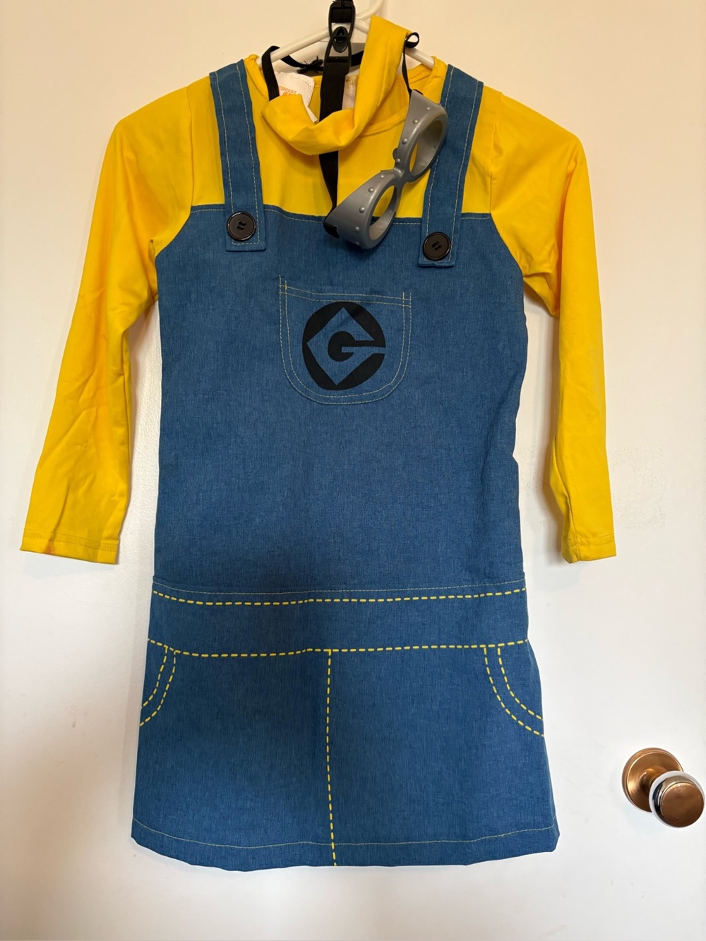 Minion costume Size Medium